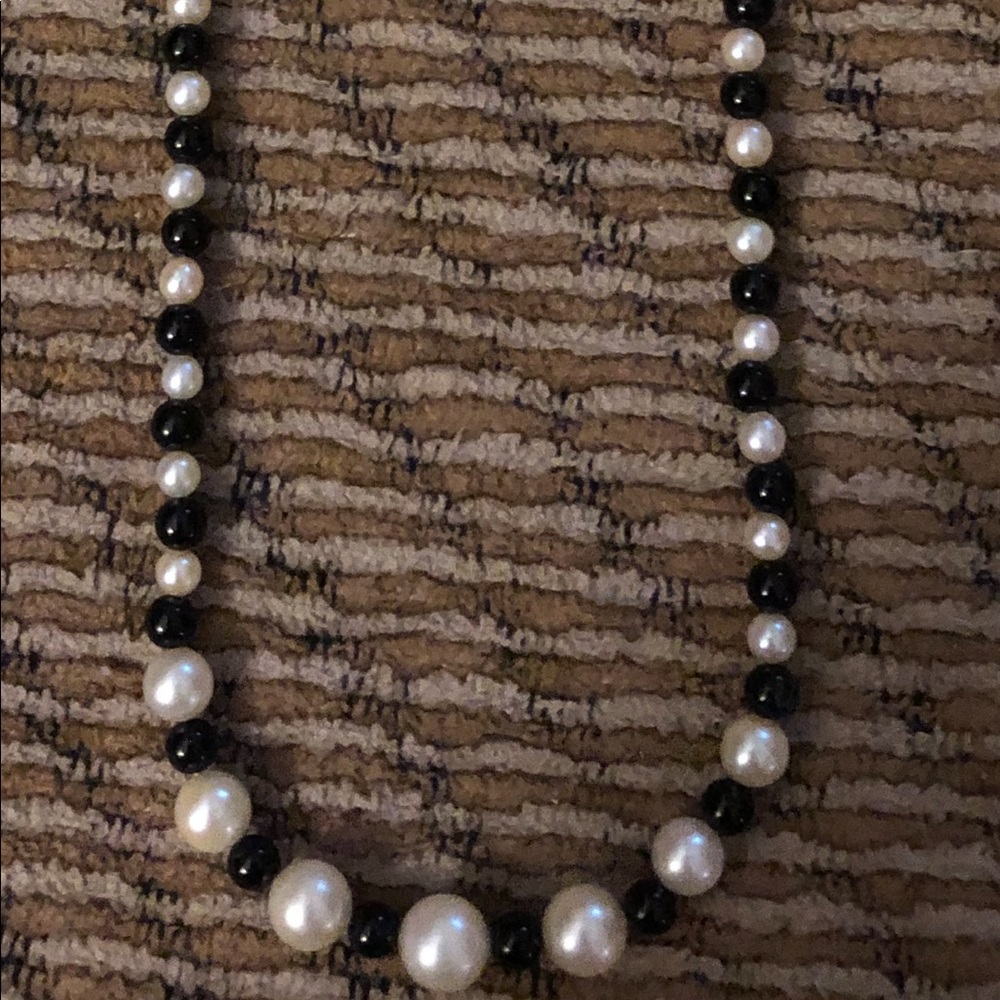 Necklace pearl